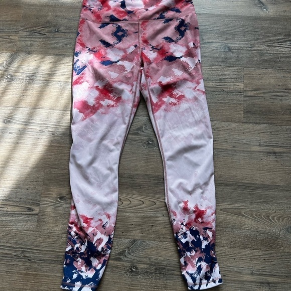 Guru Active Printed Luxe Capri Leggings size Large Activewear Athleisure Barbie - Picture 2 of 8